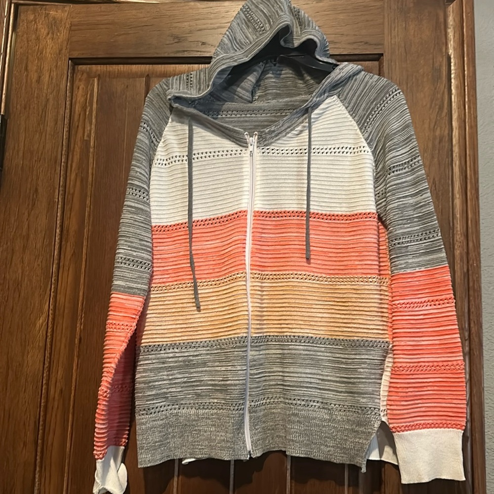 Beautiful Boutique Size Medium Zip up lightweight Multicolored Cardigan. $20.00